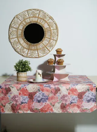 Truly Scrumptious Table Cover