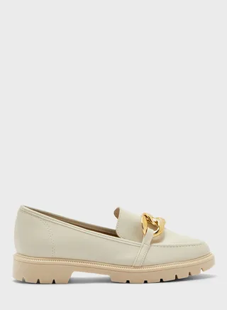 Delaney Close Toe Moccasins