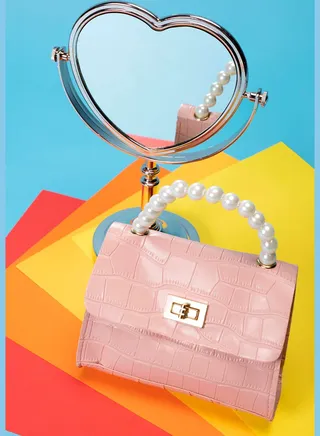 Textured Magnet Lock Hand Bag with Handle detail