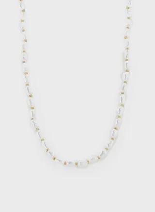 Vmthyia Necklace