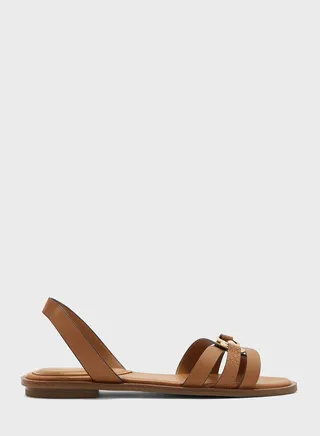 Valamaever Flat Sandals