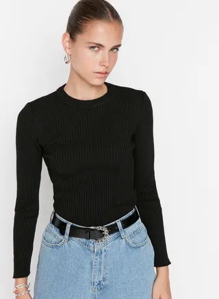 Round Neck Knitted Sweater