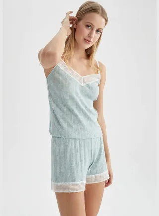 Regular Fit V-Neck Strappy Lace Detail Pyjama Set