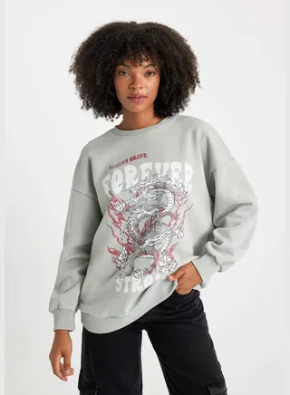 Woman Oversize Fit Crew Neck Long Sleeve Knitted Sweatshirt