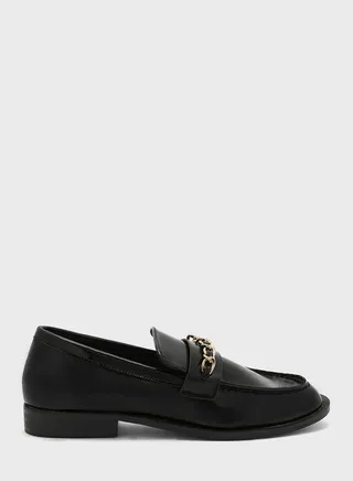 Loafers With Metal Chain