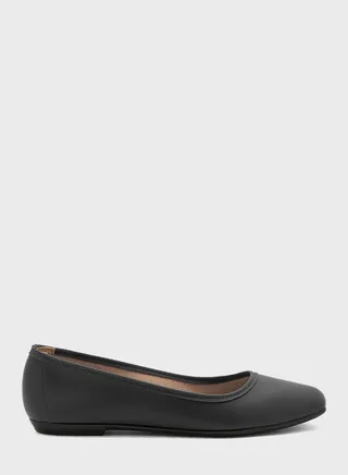 Bianca Close Toe Ballerinas