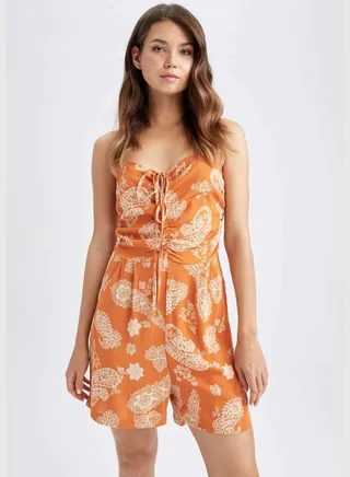 Woman Straight Square Neck Strappy Jump Suit