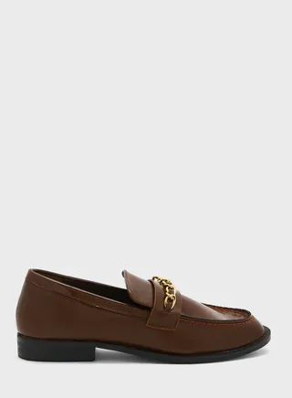 Loafers With Metal Chain