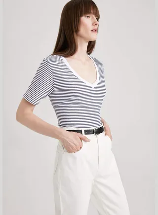 Woman V Neck Knitted Short Sleeve T-Shirt