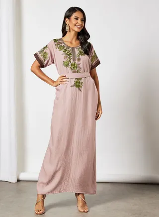 Jalabiya With Floral Embroidery In Short Sleeves With Belt