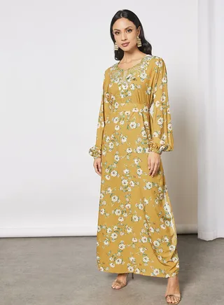 Jalabiya With Leafy Embroidery In Front And Garterised Wrist With Belt