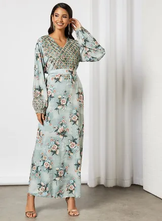 Floral Jalabiya With Rainbow Shasped Like Embroidery And Garterised Wrist With Belt