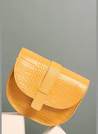 Textured Casual Regular Sling Bag with Magnet Lock For Women