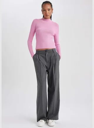 Woman Wide Leg Woven Trousers