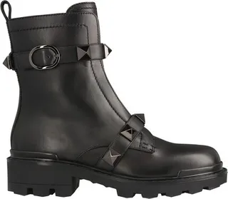 Studs combat boots