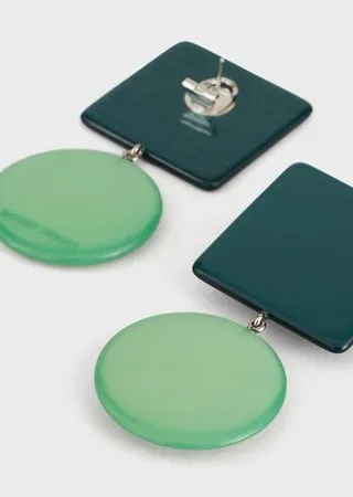 Resin pendant earrings with geometric elements