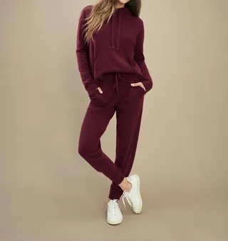 Stella Cashmere Jogger in Black Cherry