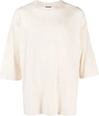three-quarter sleeved T-shirt