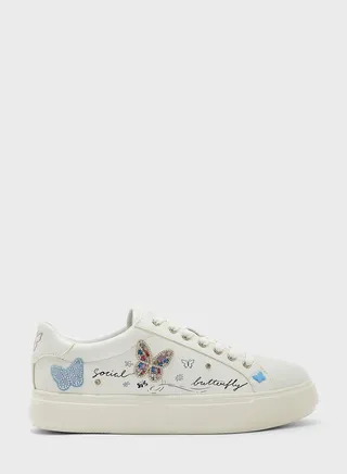 Gwiri Low Top Sneakers