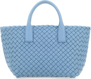 Handbag realized in lamb leather characterized by iconic Intrecciato motif on the entire surface.