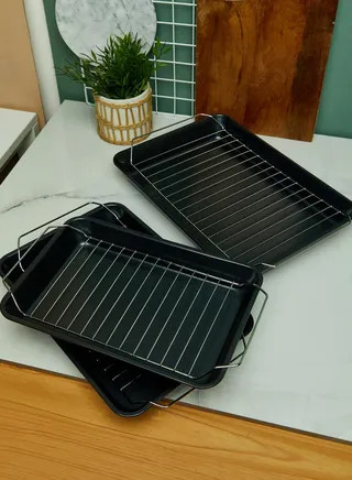 Set Of 3 Non-Stick Roasting Trays