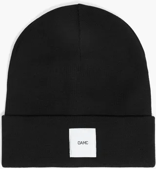 Appliquéd ribbed wool beanie