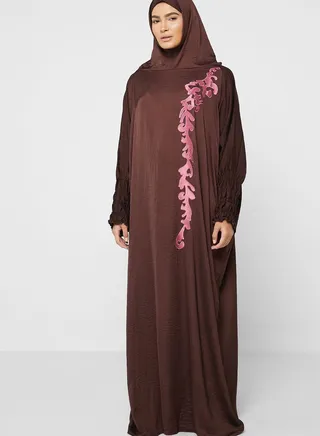Embroidered Detail Cuff Prayer Dress