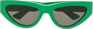 Angle cat-eye sunglasses