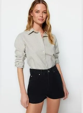 Black High Waist Denim Shorts TWOSS23SR00312