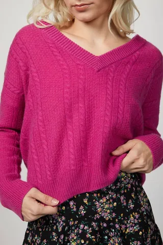 Cable Knit V-Neck Sweater In Fuchsia