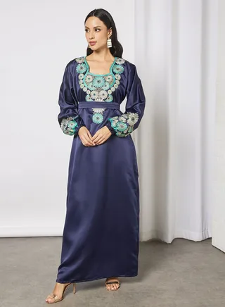 Jalabiya With Colored Flower Patterned Embroidery And Garterised Wrist With Belt