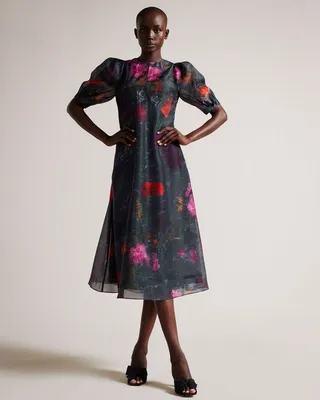 Empire Line Midi Dress With Puff Sleeve in Black
