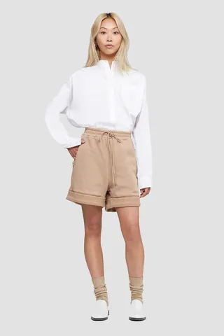 The Everyday Short in camel
