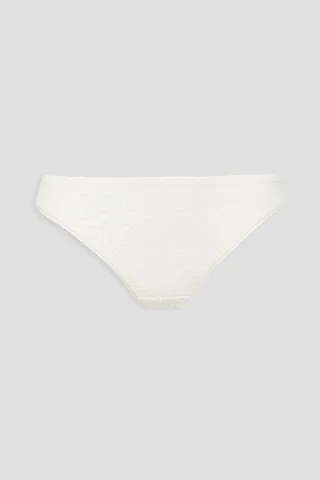 Lace low-rise thong