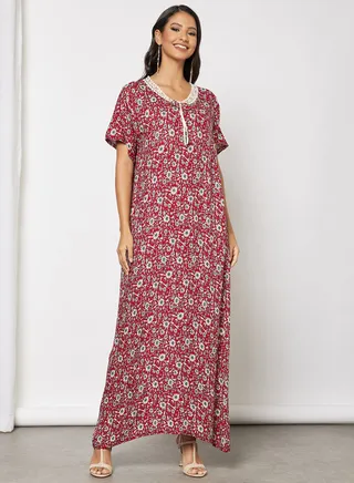 Jalabiya With Lace Embellishment On Neckline