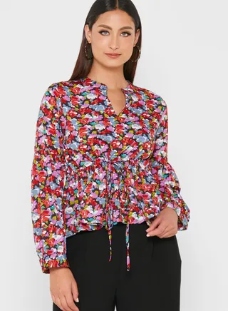 Flat Collar Top With Gathers