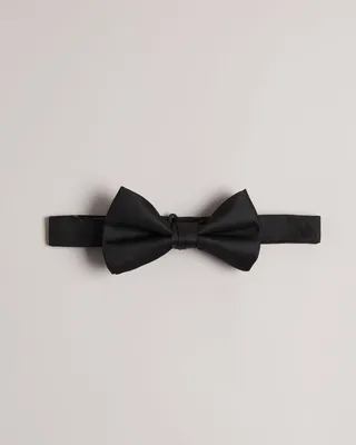 Plain Silk Bow Tie in Black