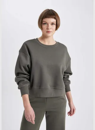 Woman Crew Neck Knitted Sweatshirt