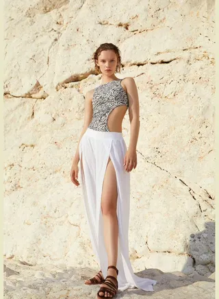 Woman Regular Fit Swimwear Beachwear
