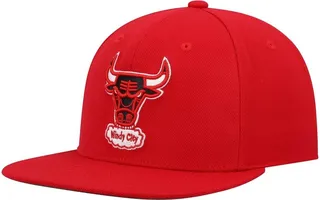 Men's Mitchell & Ness Red Chicago Bulls Hardwood Classics Team Ground 2.0 Snapback Hat