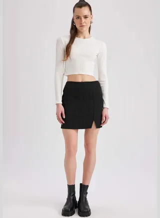 Woman Woven Skirt