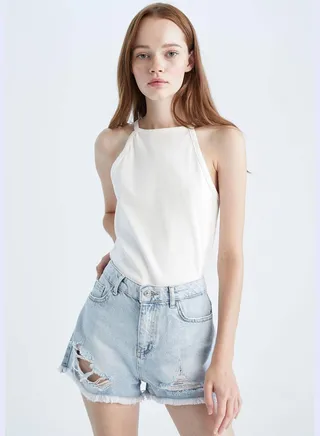 Woman Fitted Vest