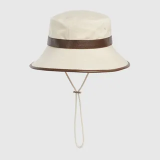 Cotton bucket hat with chin strap