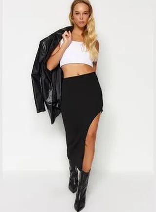 Black Crepe Fabric Pencil Midi Knitted Skirt With Slit Detail TWOAW24ET00098