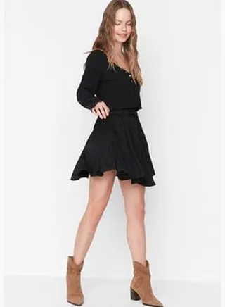 Black Skirt With Ruffles, Normal Waist Crescent Mini Knitted Skirt TWOSS21ET0056