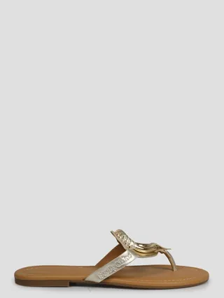 See by Chloè Hana flip-flop in nappa leather with signature braided ring.