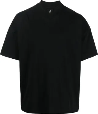 solid-colour crew-neck T-shirt