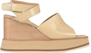 Mules & Clogs Sand