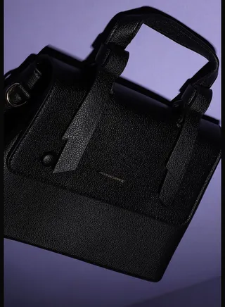 Solid Magnet Lock Regular Faux Leather Hand Bag with Detachable Strap For Women