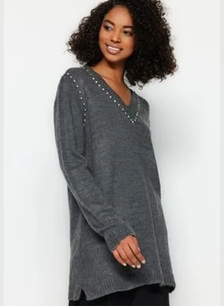 Anthracite Embellishment Detailed V-Neck Soft Knitwear Sweater TCTAW24AK00148